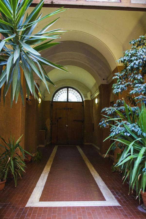 Maisonette Al Colosseo Рим Экстерьер фото